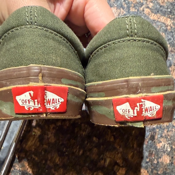 Vans Kids Sneakers in Olive Green and Camouflage-NWOT - Picture 4 of 4